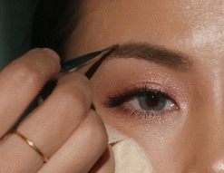 如何修眉与画眉教你方法让你拥有最漂亮的眉形，简单修眉和画眉技巧,我一步步教你（四款超详细画眉教程）