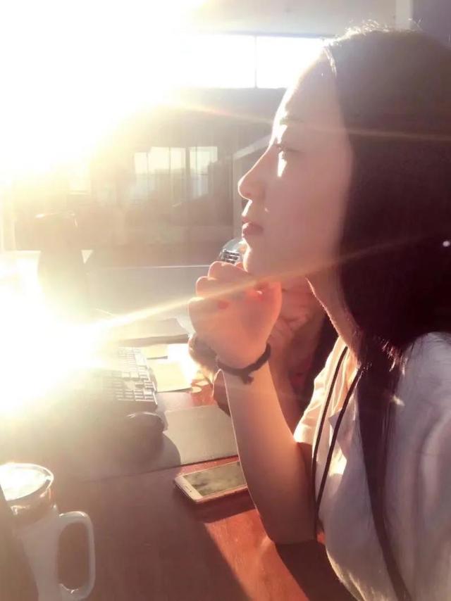 羞答答的玫瑰歌词，羞答答的玫瑰静悄悄地开歌词（羞答答的玫瑰就像你）