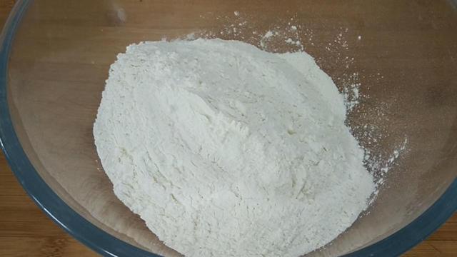 怎样在家做饼干，怎样在家做饼干简单做法（面粉里加2个鸡蛋）