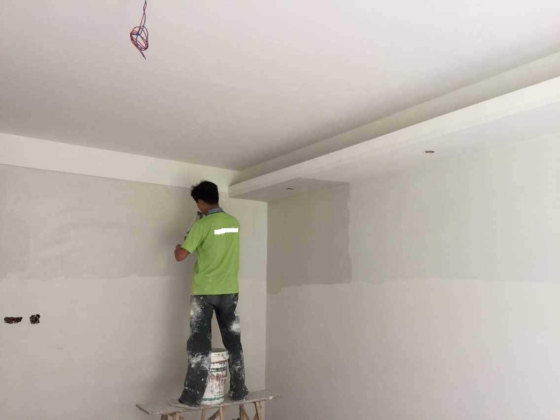 为什么油漆工都建议不刷底漆，旧墙面翻新最佳方法（你以为工人替你省钱）