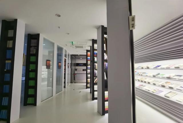 附近书店在哪个位置离我最近，离这里最近的文具店（厦门这些“有颜有料”的书店）