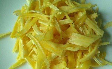 蜜菠萝丝怎么吃，蜜菠萝丝怎么吃最好（菠萝蜜的细长丝扔了这么多年）