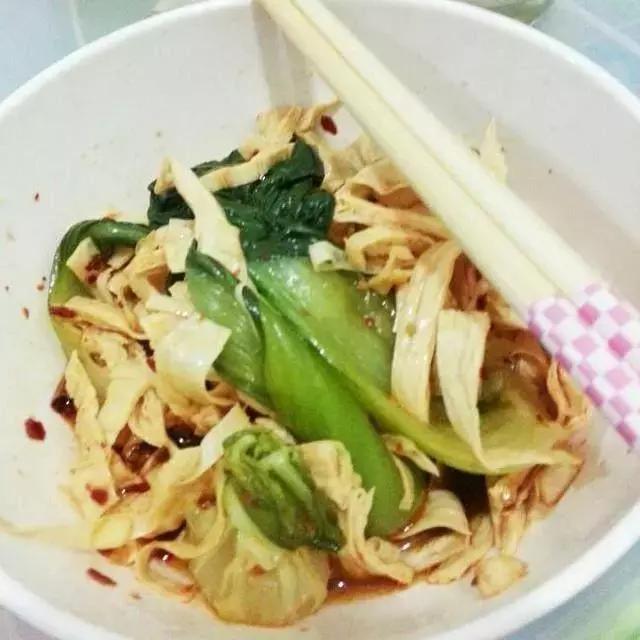 腐竹的做法，夏天学会这14种腐竹的美味做法（烧腐竹的家常做法）