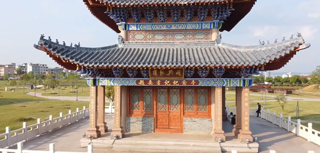 京九铁路详细线路图，京九铁路详细线路图河南段（京九铁路为何拐了个大弯）