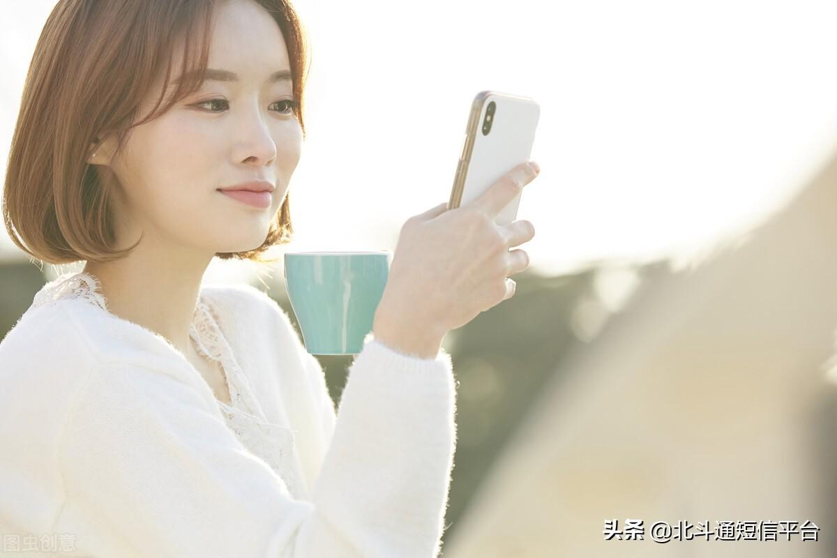 群发短信怎么弄（群发短信怎么弄）