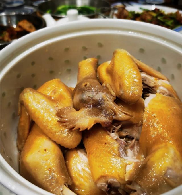 水晶鸡的正宗做法,水晶鸡的做法(番禺大道这家三十年经典私房菜)