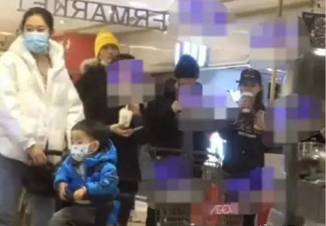 女生有勇气？陈翔有新女友？开豪车街边吃饼，和毛晓彤恋情闹很大