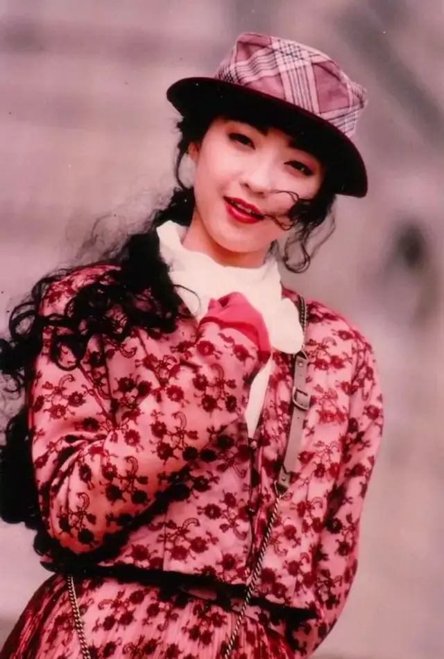 陈慧娴老公是谁，陈慧娴老公是谁（55岁的一代歌后陈慧娴）