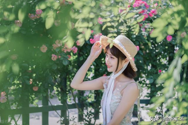 璃字能组什么词语，璃可以组什么词语（落落大方颇有气质）