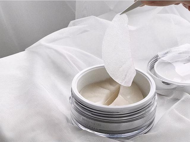 女明星护肤盘点，明星护肤造型（光是眼部护理就用4款产品）