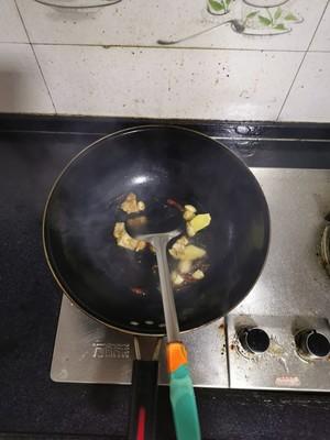 山东土豆炖肉怎么做，土豆炖肉怎么做法（土豆炖肉的家常做法）