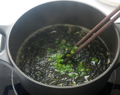 图片[6]-【虾皮紫菜汤】做法步骤图 汤浓味美又营养 比钙片好太多了！-起舞食谱网