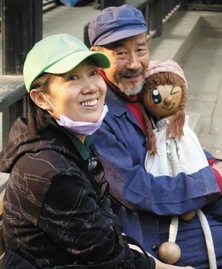 倪大红与老婆合影，这10位老戏骨和妻子