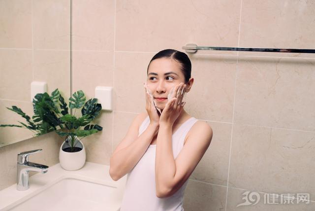 睡眠面膜要洗吗，睡眠面膜要洗掉吗（干货：睡眠面膜到底洗不洗）