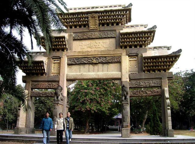 牌坊是什么意思，立牌坊说贞洁是什么意思（欣赏一组壮观的中国牌楼）