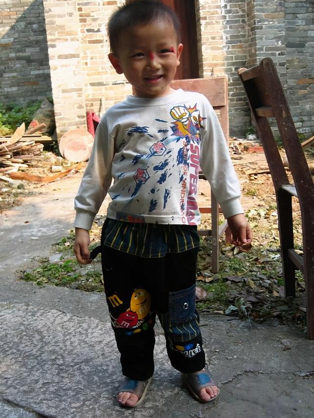 广东佛山瓷砖价格，广东佛山瓷砖价格多少钱（寻访古村落之旅：2005）