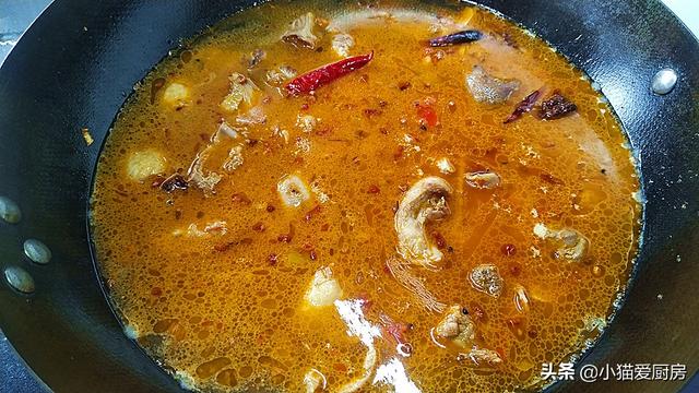 魔芋烧鸭的做法，家常魔芋烧鸭的做法（小猫喜欢的“魔芋烧鸭”每次都这样做）