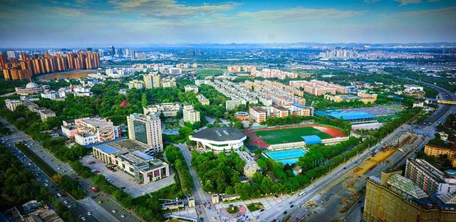 四川大学锦城学院学费，四川大学锦城师范学院学费多少钱（电子科大到成都大学）