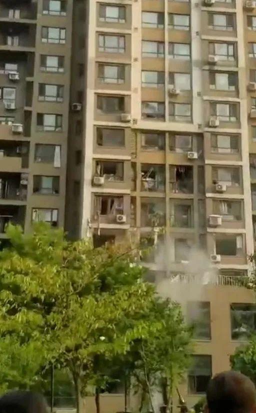 煤气为什么会爆炸，煤气怎么会爆炸呢（一罐煤气爆炸等于3000颗手雷）