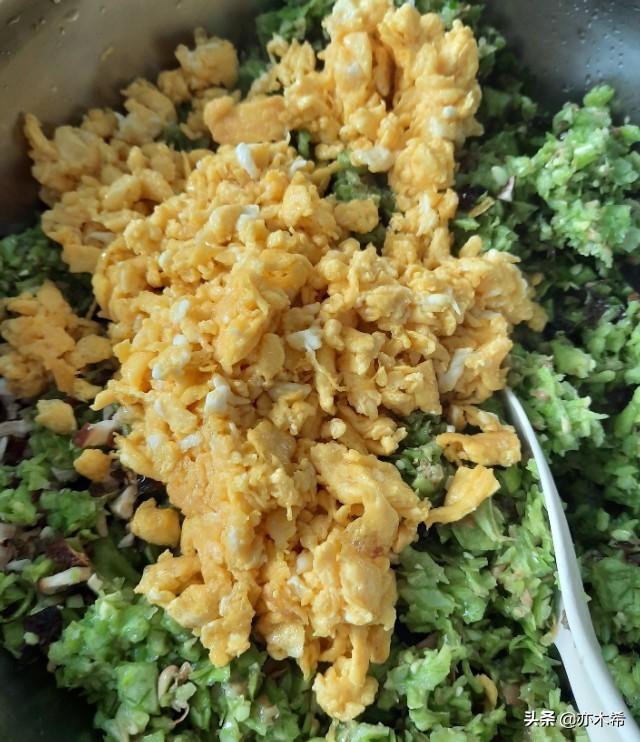 江豆角包饺子馅做法大全怎么做好吃，豇jiang豆馅饺子怎么做（豇豆角木耳鸡蛋素馅饺子）