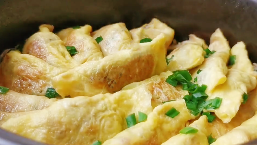 图片[1]-【砂锅五花肉蛋饺】做法步骤图 肥而不腻 上桌就被抢光-起舞食谱网