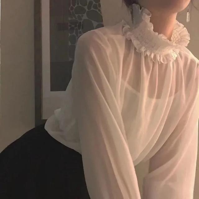 性感头像女生个性头像，女生性感头像／部位头像／“感动代替不了感情，念旧也回不到曾经” ​微信（部位头像丨一厢情愿，愿赌服输）