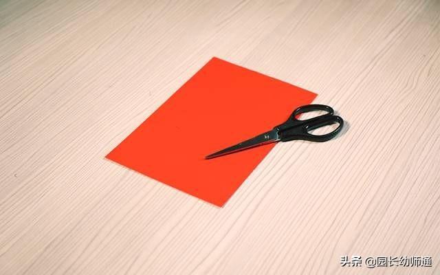 怎样制作小红旗步骤，自己制作小红旗（幼儿园国旗手工制作教程分享）