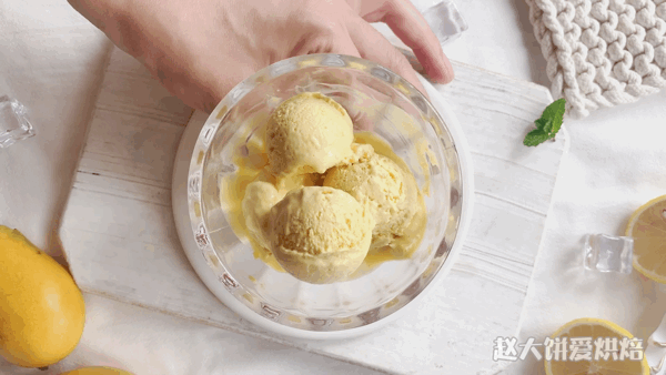 求自制水果冰淇淋做法，水果自制冰淇淋简易做法（比卖的好吃太多了）