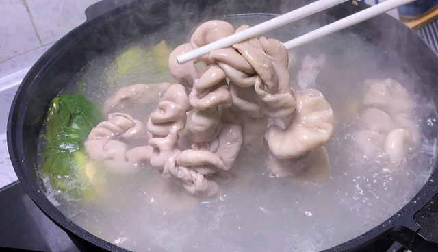 猪大肠的做法大全视频，猪大肠怎么做的最好吃（肥肠怎么洗，才干净无腥臭味）