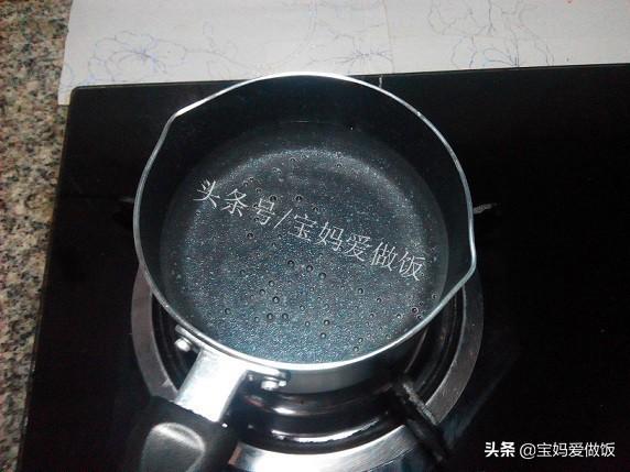 玫瑰花露怎么做，玫瑰花纯露的制作方法窍门（教你自制玫瑰花露：无添加）