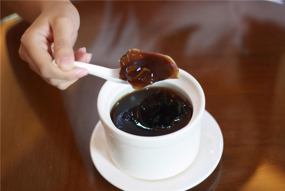 一碗龟苓膏成本竟达十几万？揭秘正宗金钱龟的天价真相与稀缺价值