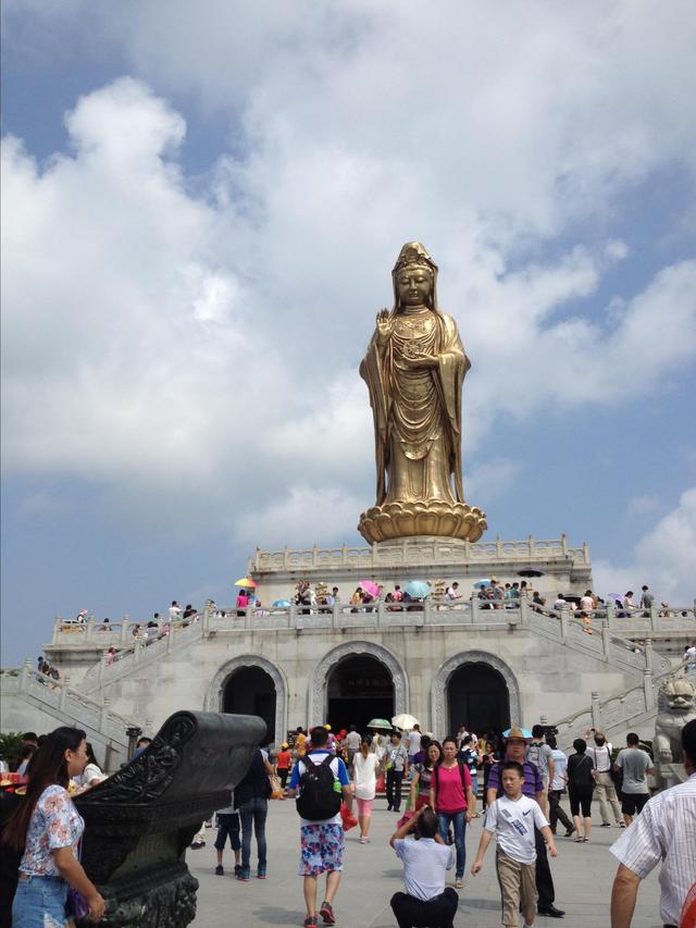 面相带佛像的女人，面相带佛像的女人 灵性（中国和世界的著名佛像）