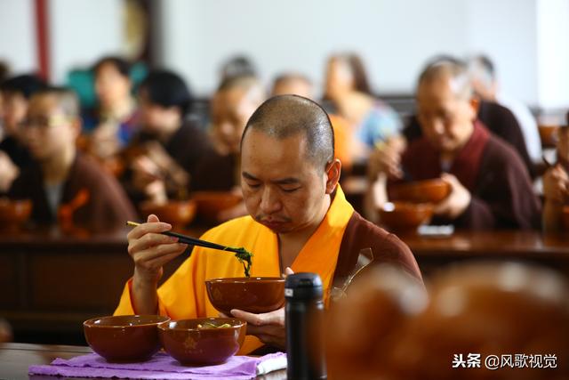 过堂是什么意思，过堂房是什么意思（佛门吃饭为什么叫“过堂”）