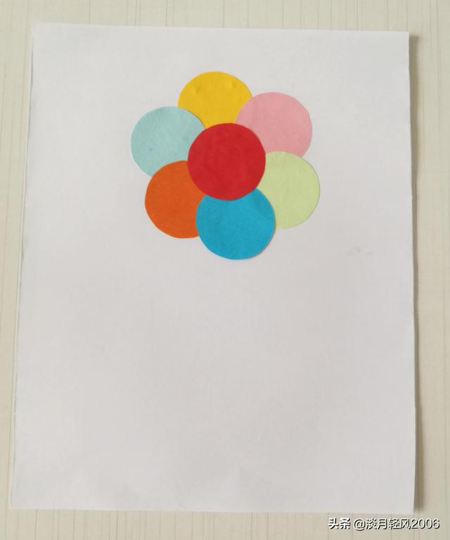 幼儿园最简单手工贺卡，幼儿园手工制作新年贺卡（用卡纸做一枝彩色的花）