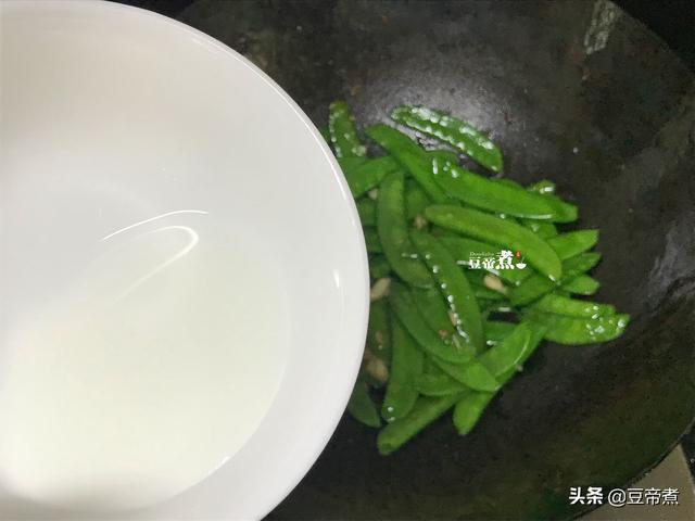 荷兰豆可以生吃吗，荷兰豆能不能生吃（还能帮助新陈代谢）