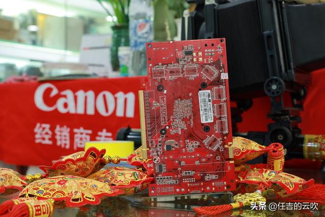 佳能2470二代，佳能2470镜头一代二代区别（佳能28-70/2.0与24-70/2.8二代差别多大）