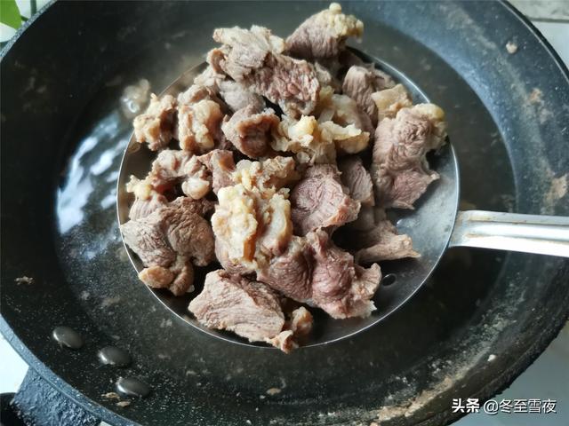 怎麼燉牛肉好吃易爛熟,怎麼煮牛肉好吃易爛熟(做出的牛肉顏色紅亮,軟