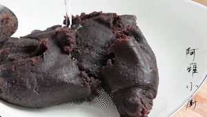 熟糯米粉怎么做，熟糯米粉能做什么糕点（糯米粉这样做太好吃了）