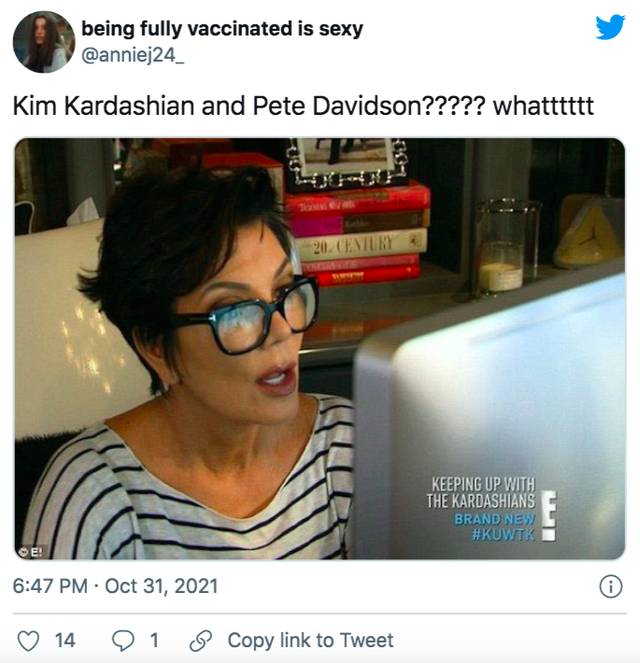 欧美闺蜜头像微信，欧美闺蜜头像（卡戴珊与小13岁男伴甜蜜牵手）