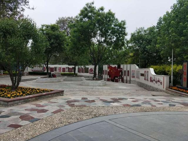 保定动物园里这几种动物特别有意思，保定市哪个动物园好玩（亲子逛吃逛吃逛吃~~）