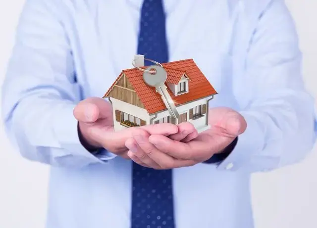 买房找中介便宜还是找售楼部便宜，找中介买房比去售楼处更便宜吗（区别很大找错吃亏）