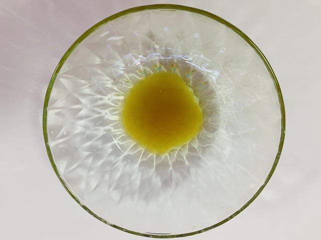 蜂蜜的辨别真假方法，蜂蜜辨别真假的方法（30年蜂农教你4招）