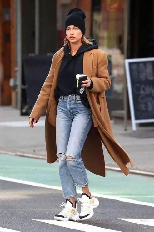 格子西服配老爹鞋好看吗，格子西服配老爹鞋好看吗男（分享老爹鞋最流行的3种搭配）