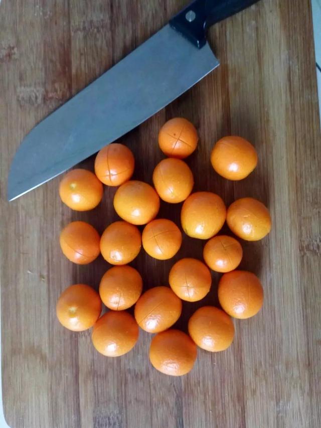 金桔泡酒喝的功效与副作用，金桔果酒的功效与作用（80岁奶奶千金不换的秘方）