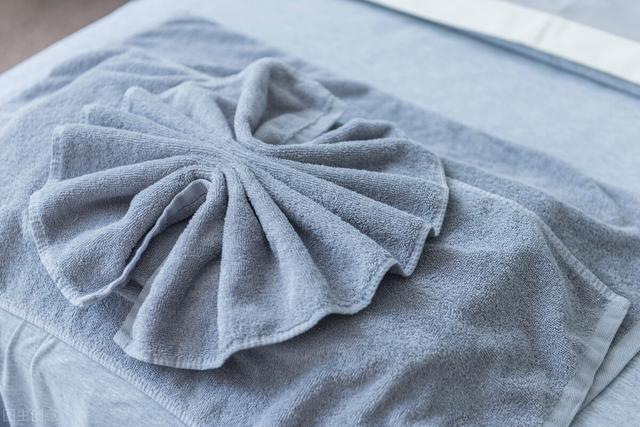 科技绒和科技布哪个好，沙发选科技布还是羊羔绒（这种布料比棉布更适合做沙发）