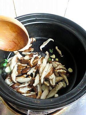 酸辣豆腐汤做法，最简单的豆腐汤（酸辣香菇豆腐汤这样做）