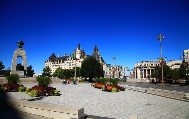 加拿大国土面积是多少，加拿大面积多少万平方公里（为什么领土面积居世界第二位的加拿大）