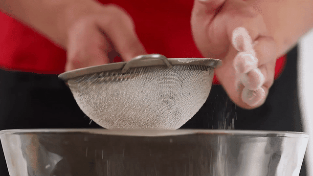 海盐蛋糕和一般蛋糕区别，海盐蛋糕是咸的吗（浓郁的海盐戚风蛋糕）