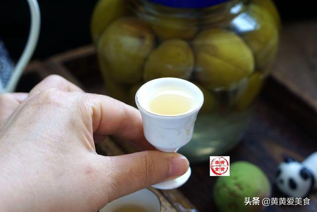 青梅泡酒的好处，青梅泡酒喝对身体有好处吗（青梅酒好喝有窍门）