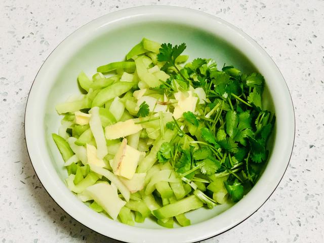 咸萝卜的腌制方法，韩国泡菜萝卜的腌制方法是什么（不要只会加酱油）